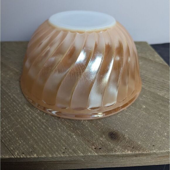Fire KIng Peach Luster Swirl mixing bowl 8" - Picture 7 of 10